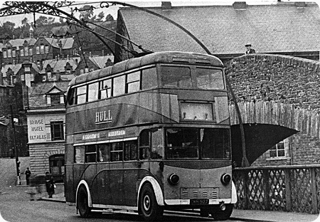 Hull Corporation Leyland TB2 Trolleybus CRH 928_lr