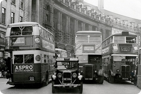 London Transport - Daimler CWA6 - GXV 785 - D 54