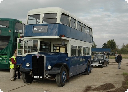 London Transport - AEC Regent III - MXX 232 - RLH 32