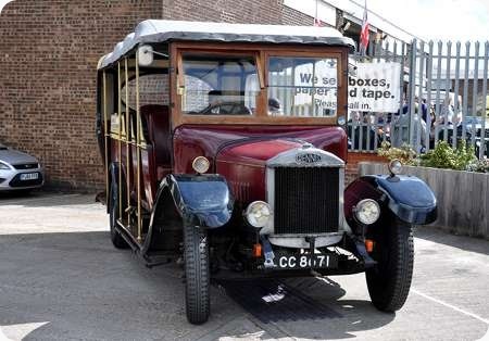 Llandudno UDC - Dennis GL - CC 8671