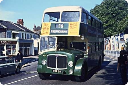 Maidstone & District - AEC Regent V - VKR 35 - 6735